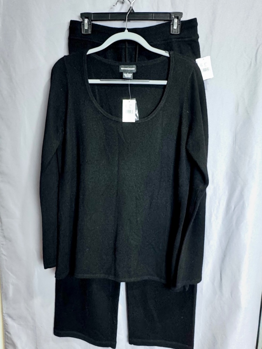 NWT Sutton Studio from Bloomingdale’s 100% Cashmere 2-Pc Loungewear Set